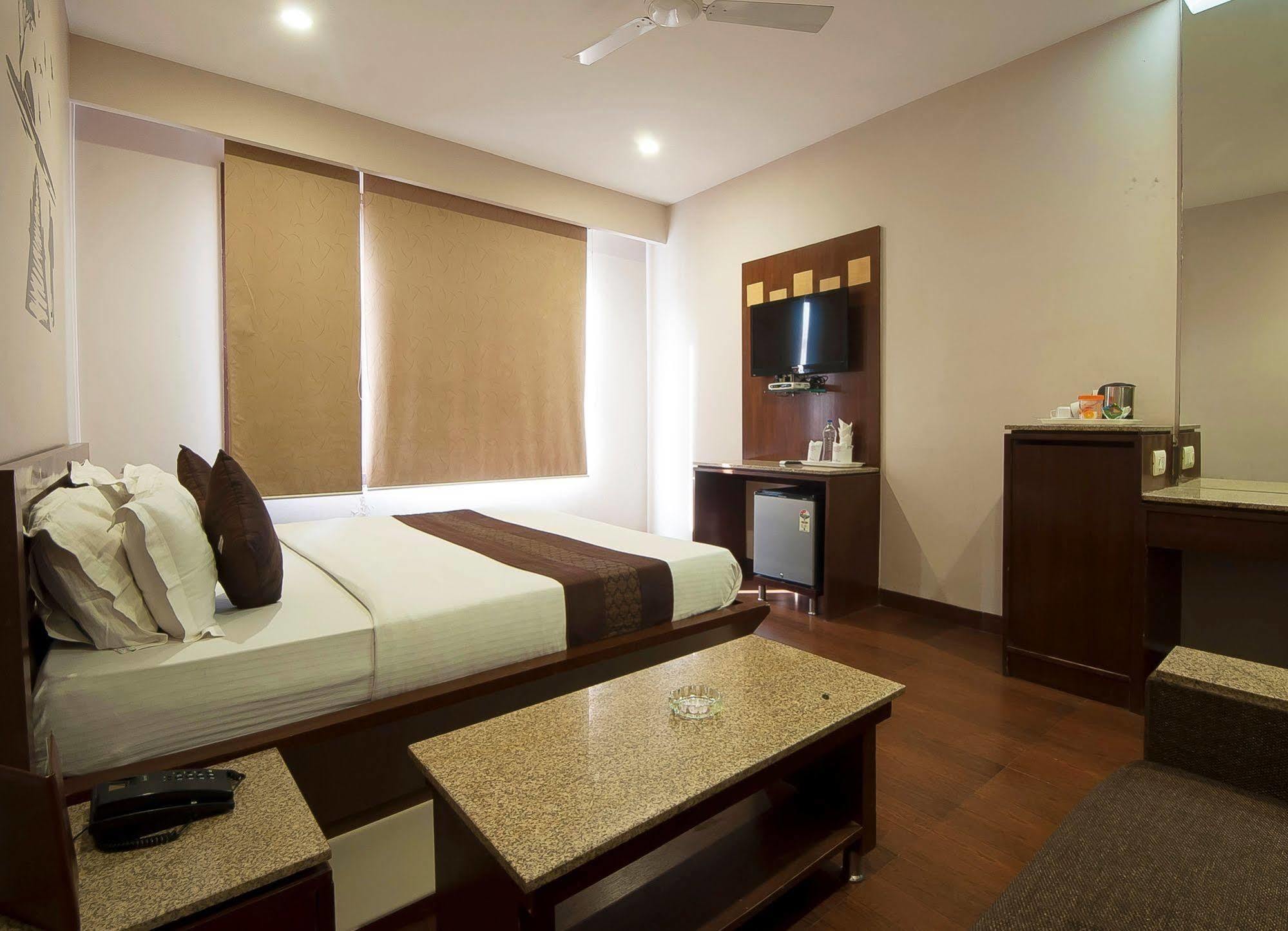 Fabhotel Basera Amritsar Exteriör bild